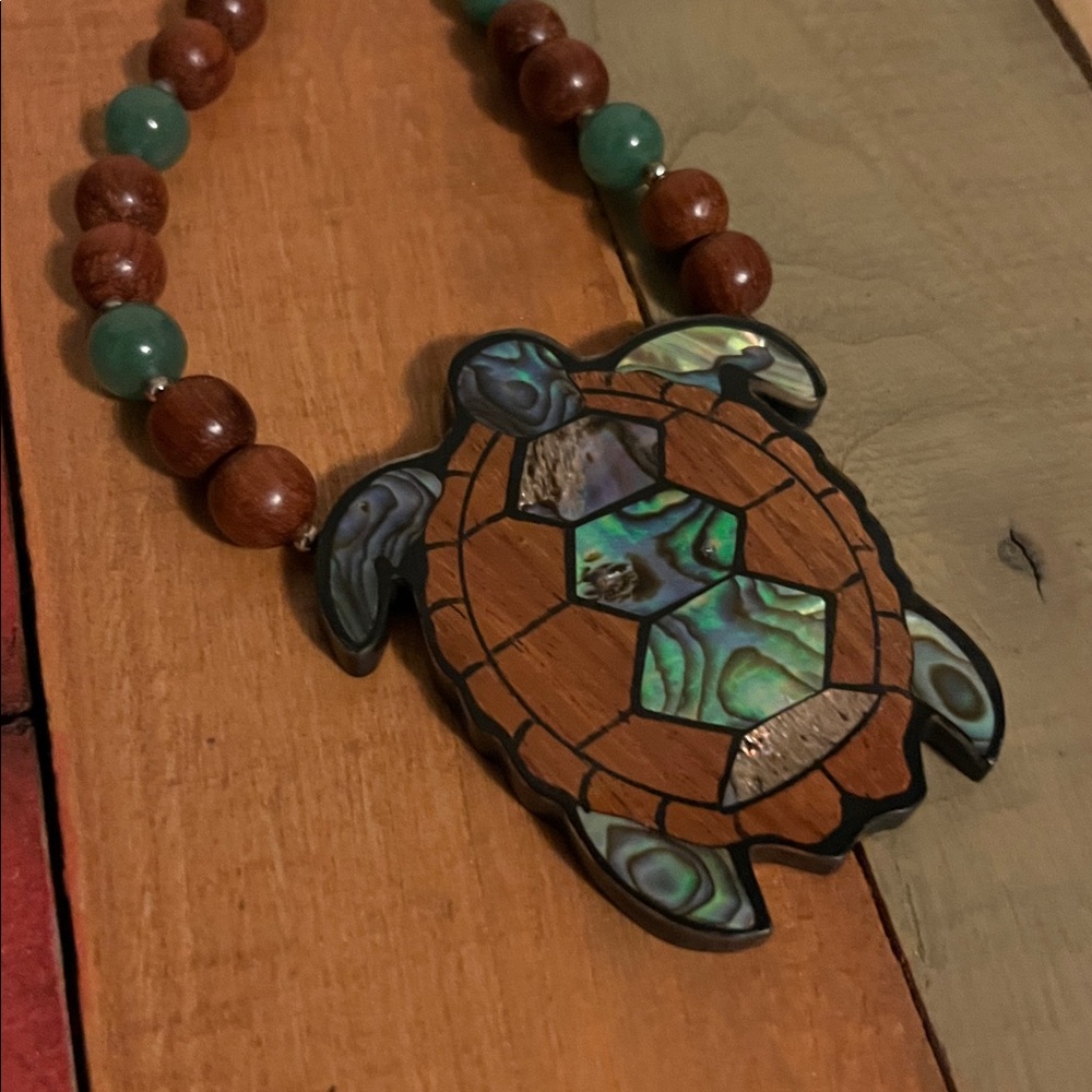 Lee Sands Mop Turtle Pendant Necklace - Picture 4 of 10
